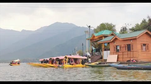 Srinagar Dal Lake Houseboat