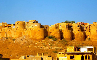 Jaisalmer Fort representing the golden desert tour