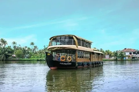 6 Days Kerala Beach & Backwaters Tour - The Holiday Trips